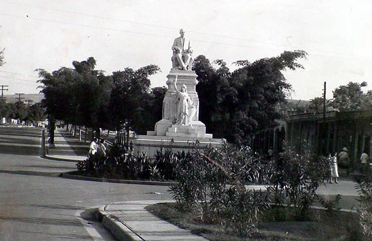 Monumento de Estrada Palma en 1959