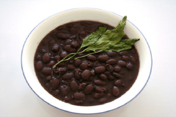 Historia de Cuba contada por los&nbsp;frijoles