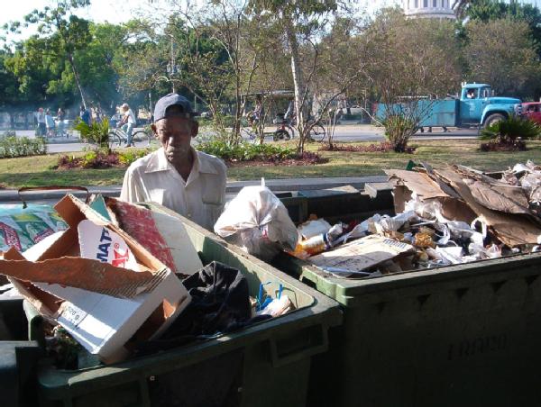 ‘Pescar’ en la&nbsp;basura