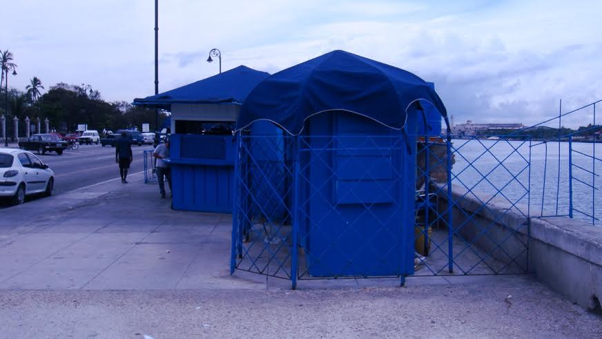 Gerardo y su baño portátil