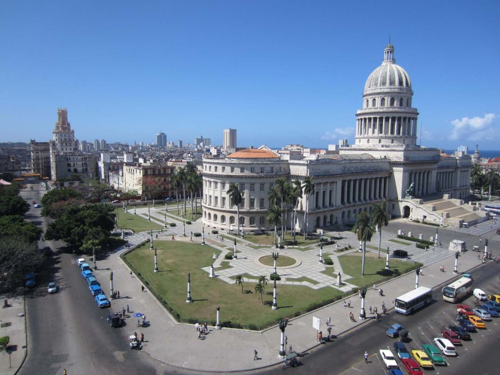 Por los alrededores del kilómetro cero de La&nbsp;Habana