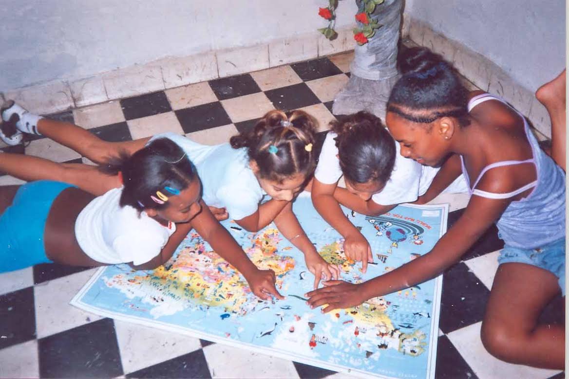 Niñas jugando en casa de Sonia y Ramón, 2008