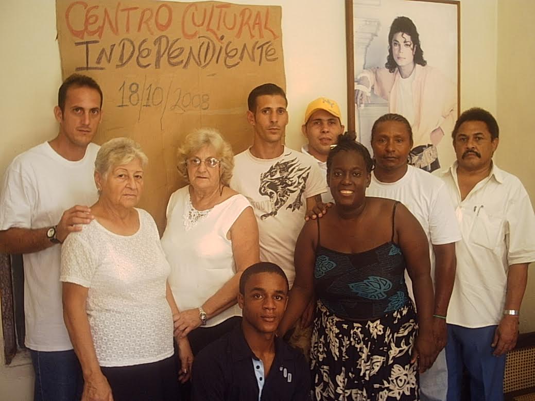 Sonia y Ramón y su centro cultural independiente, 2008