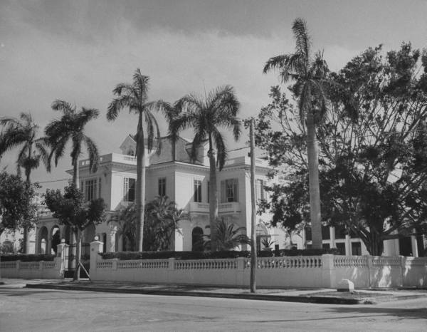 Embajada de la Unión Soviética en La Habana, 1945. Ed Clark, Life.