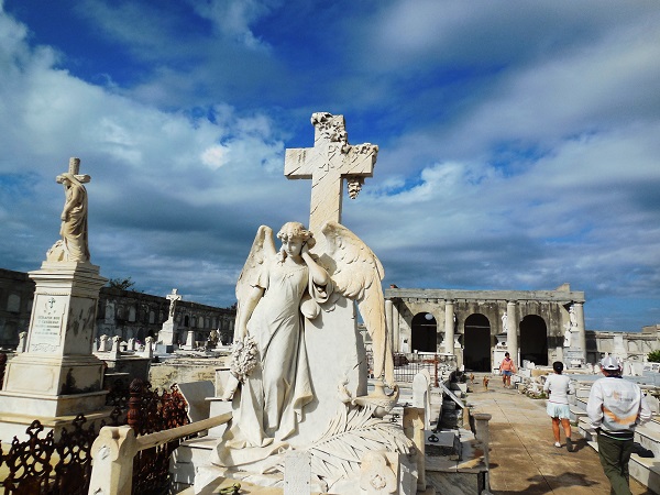 Cienfuegos y sus dos cementerios&nbsp;(I)