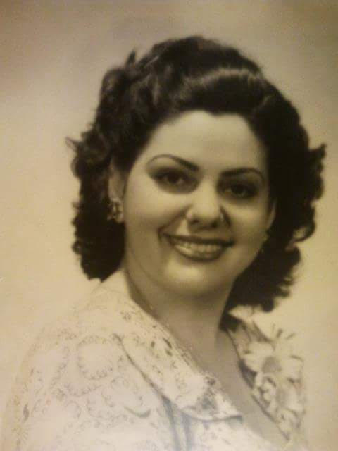 Una hermosa María Teresa Yturriaga López-Acevedo, hermana de Rufina, tía de Mariana y tía-abuela de Vivi, Ana Gabriela y Ana María.