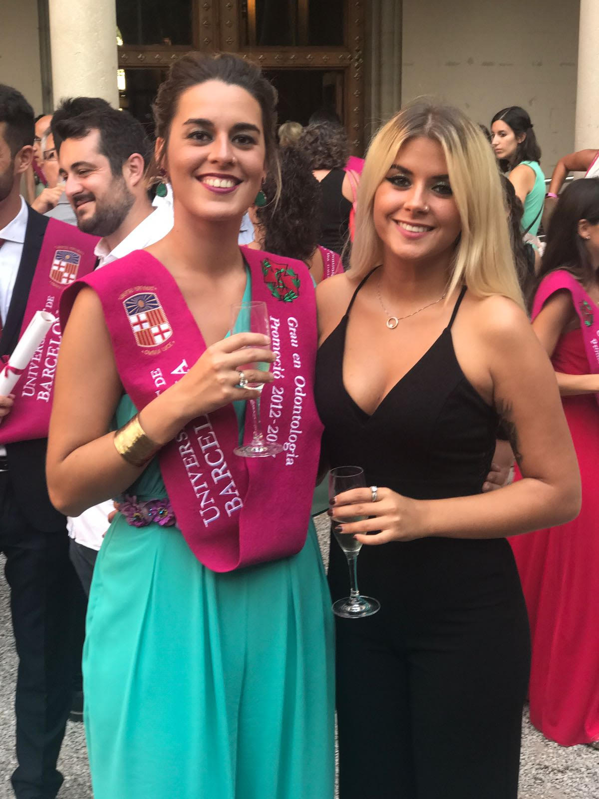 Ana Gabriela y Ana María, las dos hijas de Vivi.